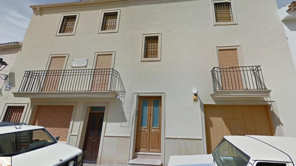Fachada de la casa de José Bono en Salobre.