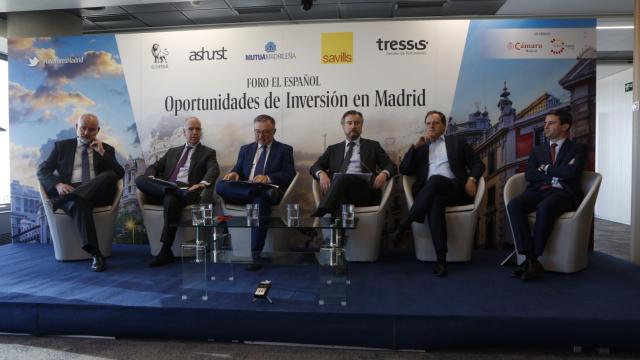 De izquierda a derecha: Emilio Colomina, director general de Mutua Inmobiliaria; José Miguel Maté, consejero delegado de Tressis SV; John Müller, adjunto al director de EL ESPAÑOL; Rafael Merry del Val, presidente de Savills; Daniel Lacalle, comisario del proyecto Think Madrid e Ismael Fernández, socio de Ashurst.