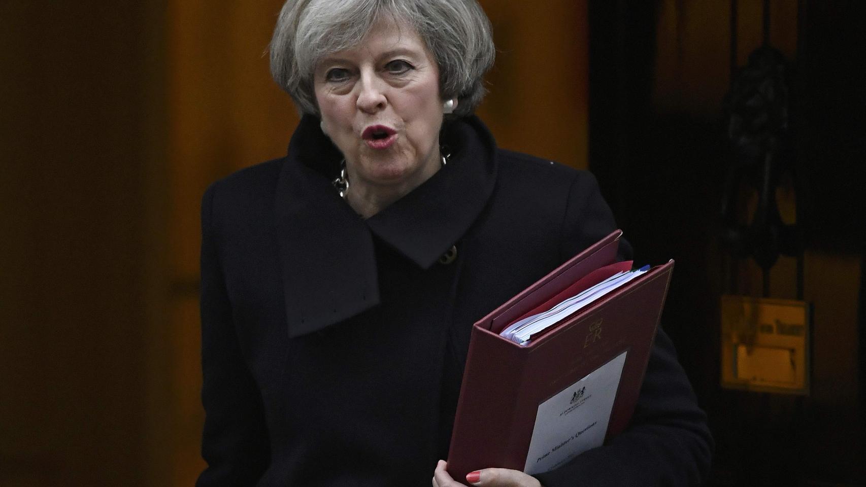 May defiende que su Gobierno está haciendo lo correcto.