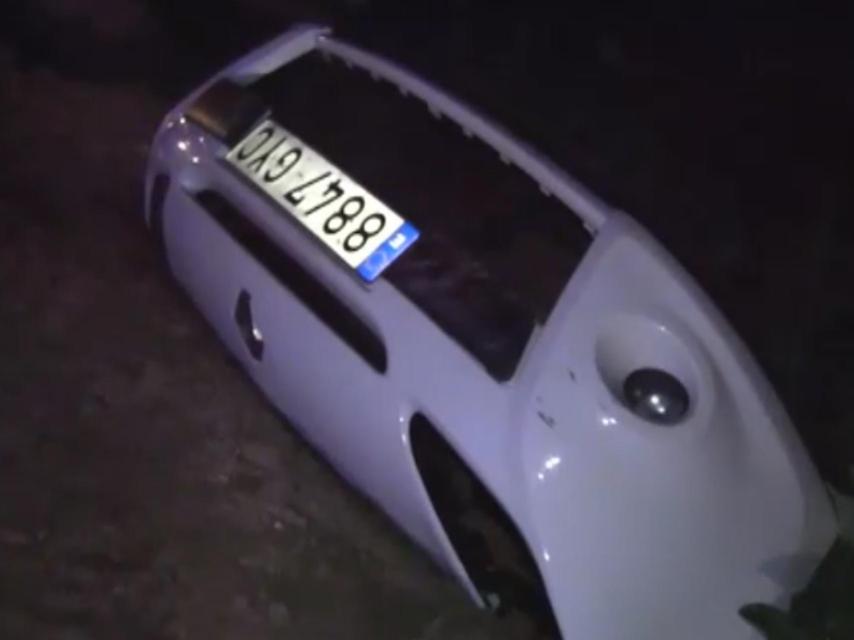 El Renault Clio de los chicos quedó completamente destrozado.