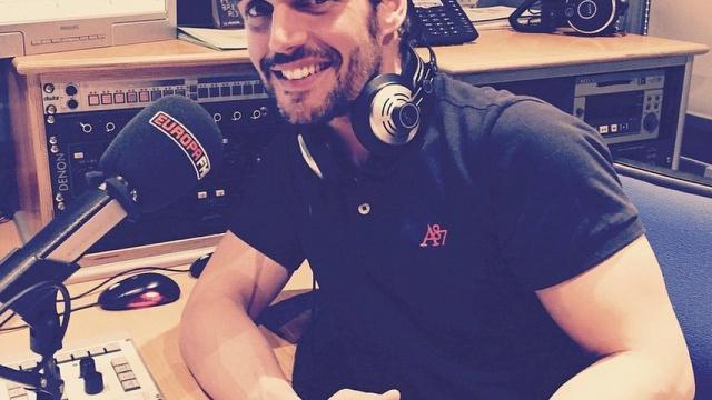 Josep Lobató en el estudio de Europa FM