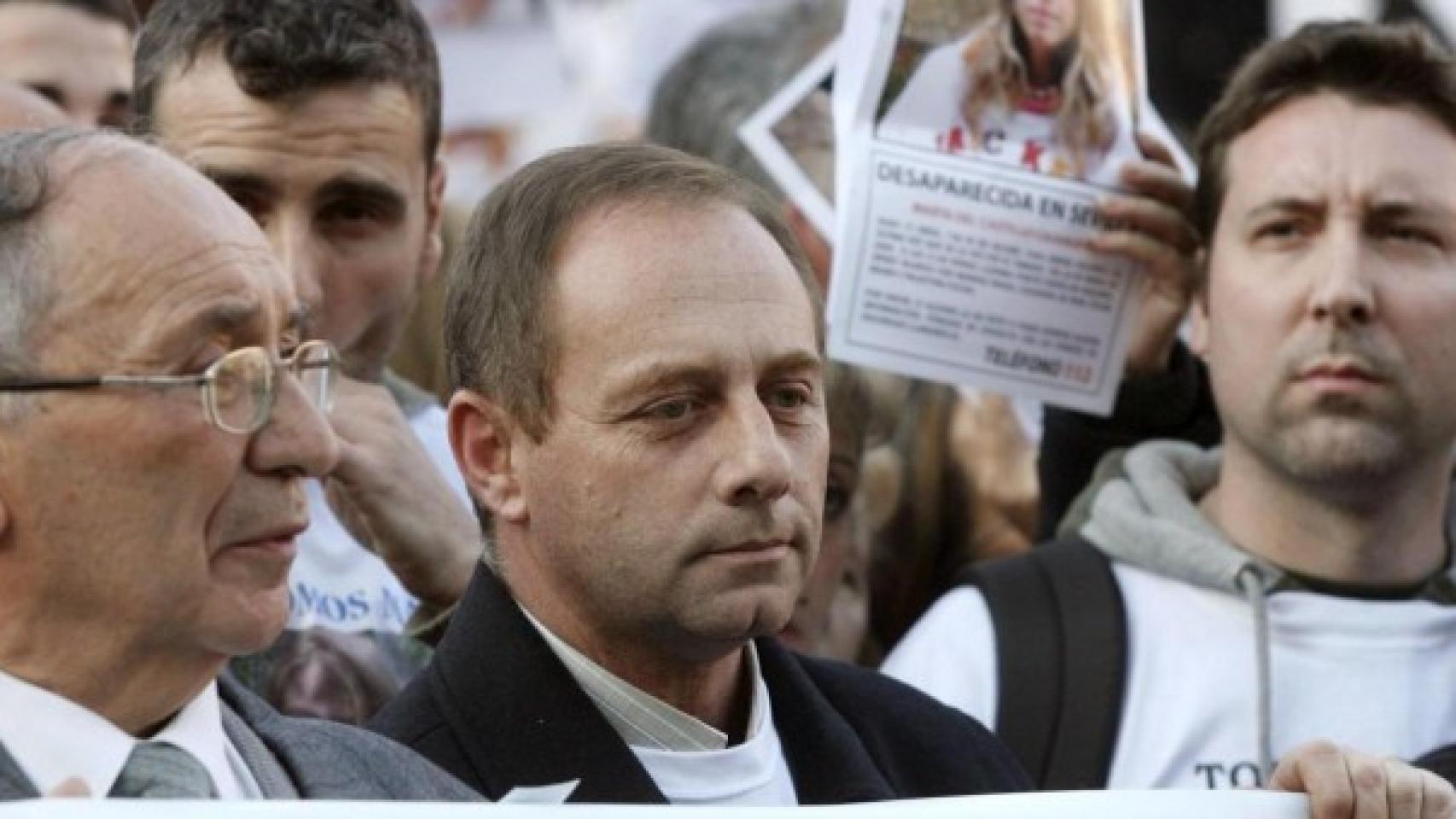 Antonio del Castillo en una manifestación para pedir justicia por su hija Marta.