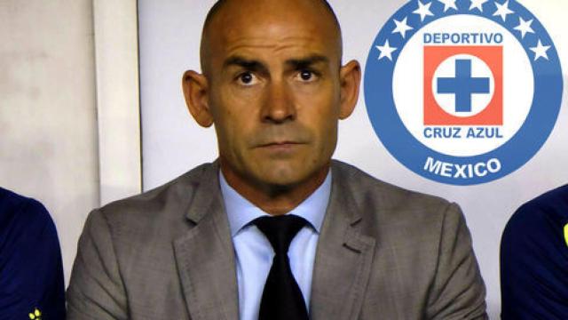 Paco Jémez, en el banquillo del Cruz Azul.