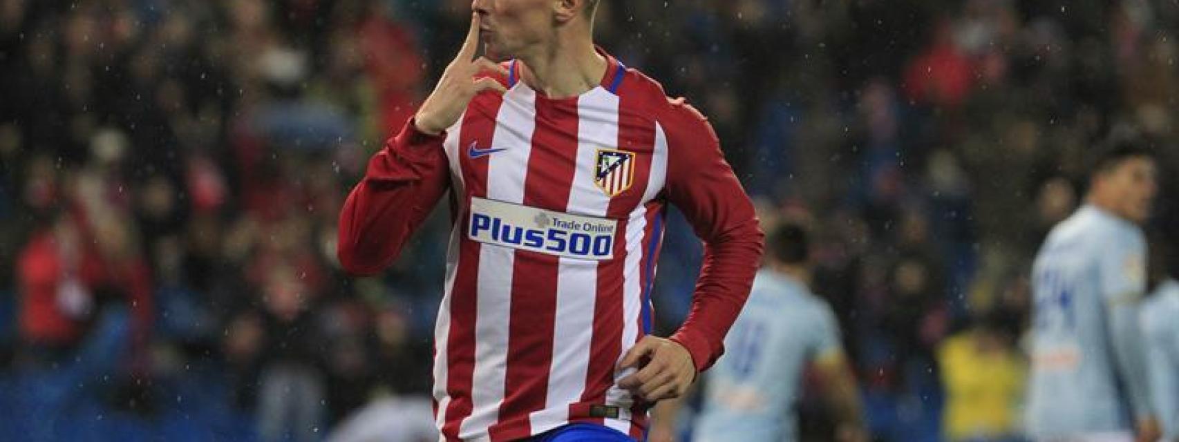 Fernando Torres celebra su gol contra el Celta.