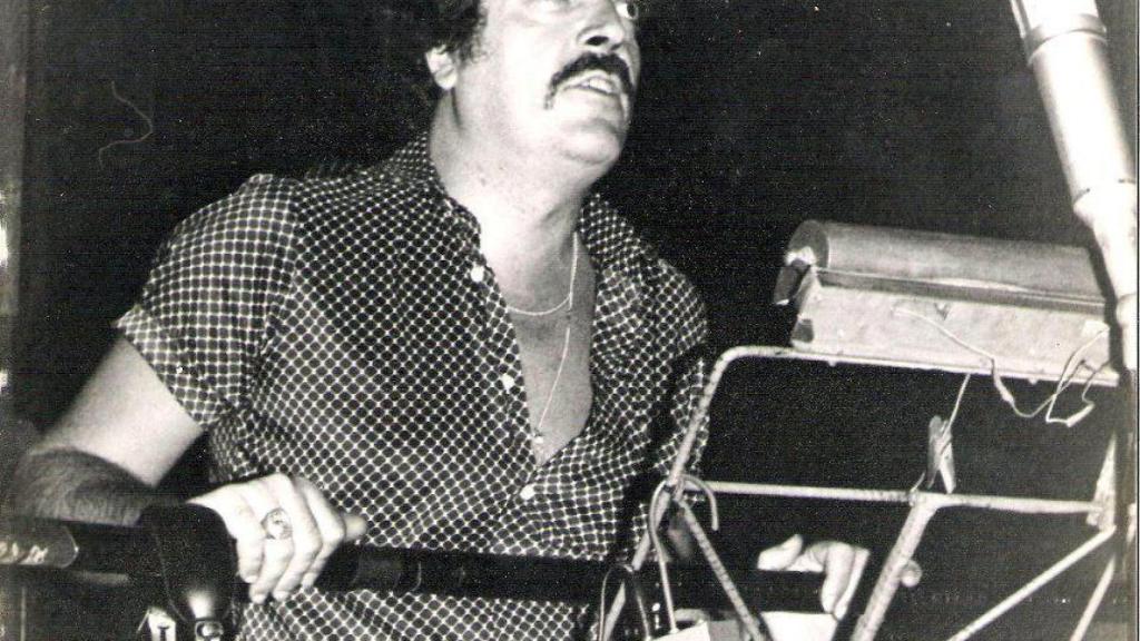 Pepe Mediavilla doblando una película.