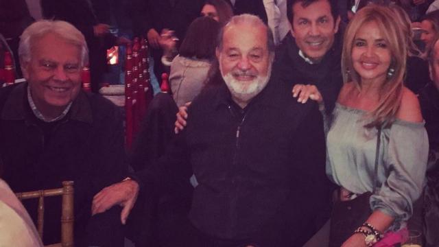 Felipe González y Carlos Slim junto a Begoña García Vaquero (cuñada del expresidente) y el empresario Miguel Sierralta.