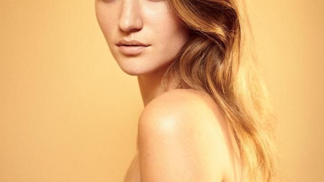 Imagen de la portada de Playboy de marzo y abril que recupera el desnudo.