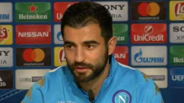 Albiol en rueda de prensa