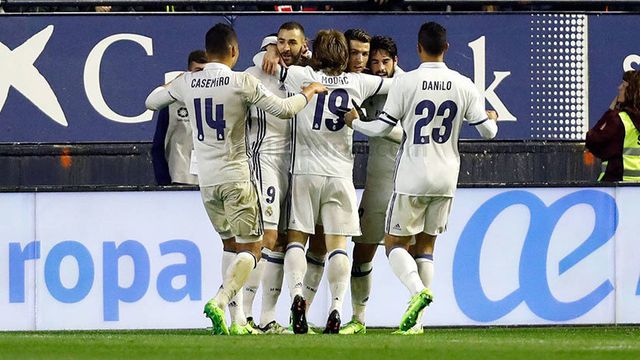 Los jugadores del Real Madrid celebran un gol