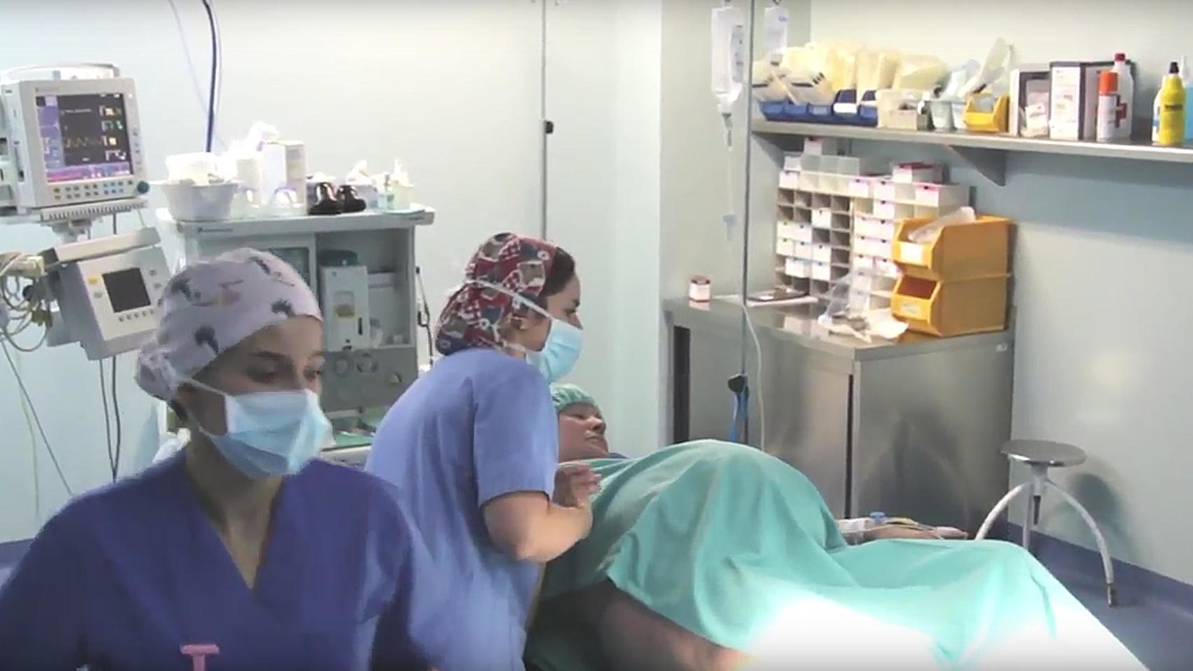 Imagen de M.I.A. durante el parto, ayer en Burgos.