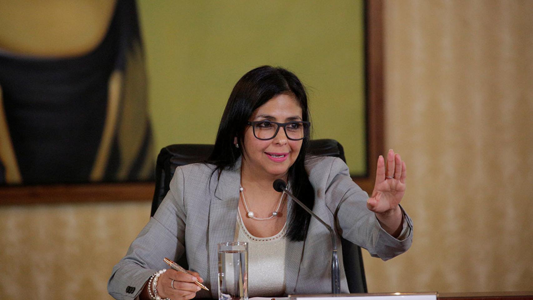 La canciller de Venezuela, Delcy Rodríguez, explica la decisión del cierre de CNN en Español.
