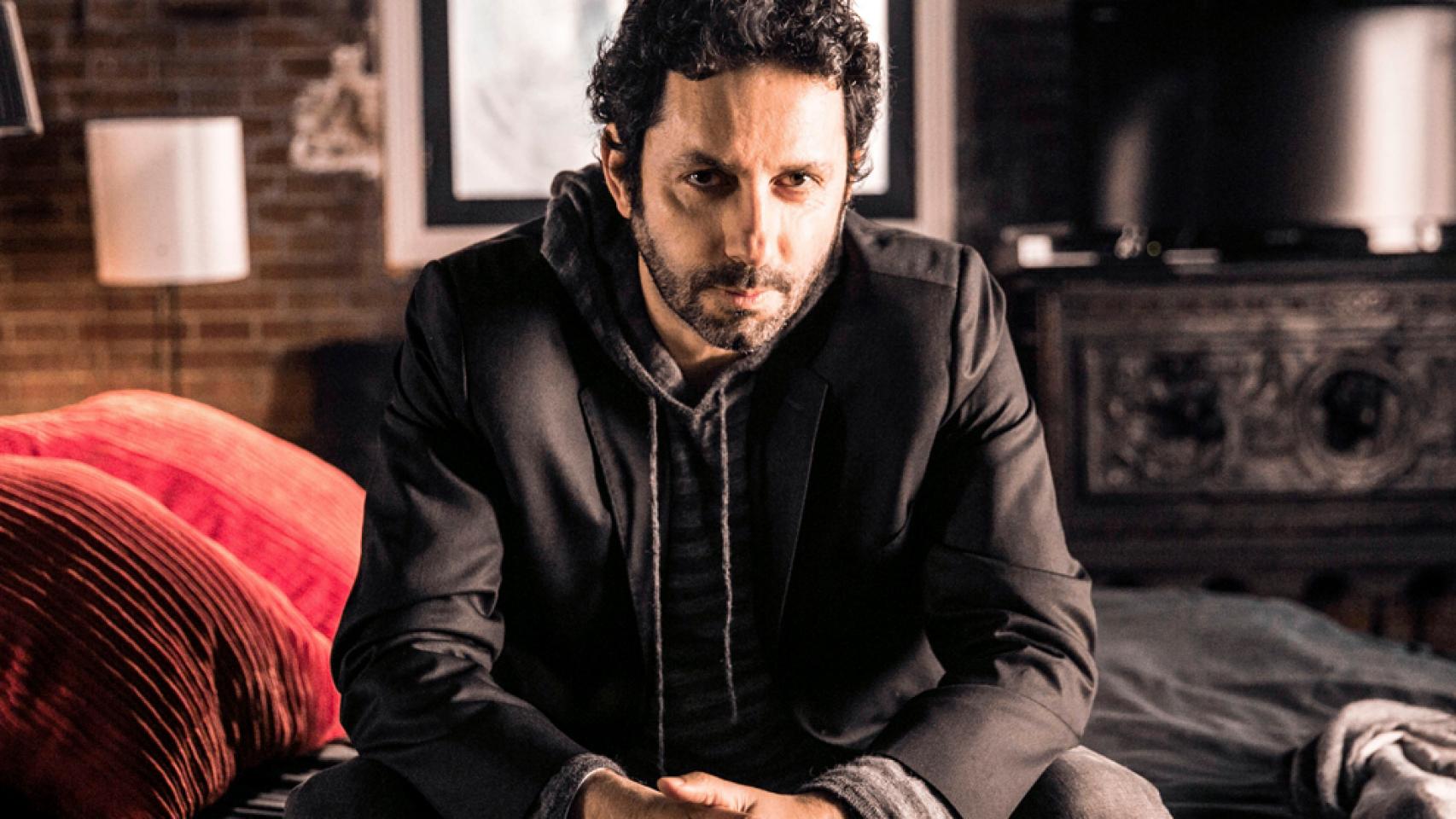 Manuel Ríos San Martín desvela el secreto por el que Megan Montaner no compartía secuencias con Verónica Sánchez en 'Sin identidad'