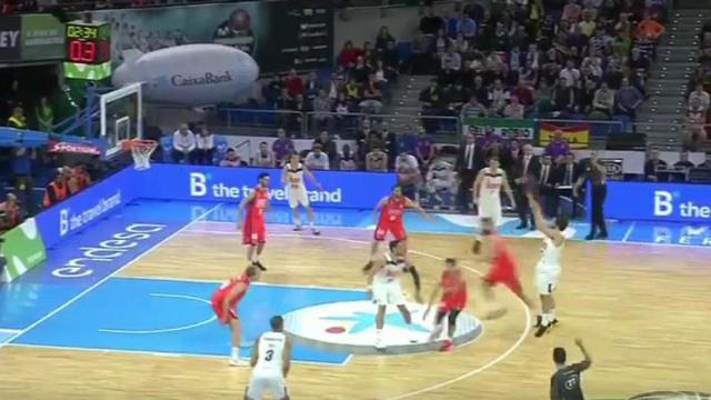 Llull, decidiendo el partido para el Real Madrid
