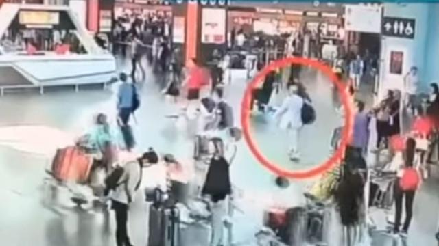 Imagen de Kim Jong-nam entrando al aeropuerto.