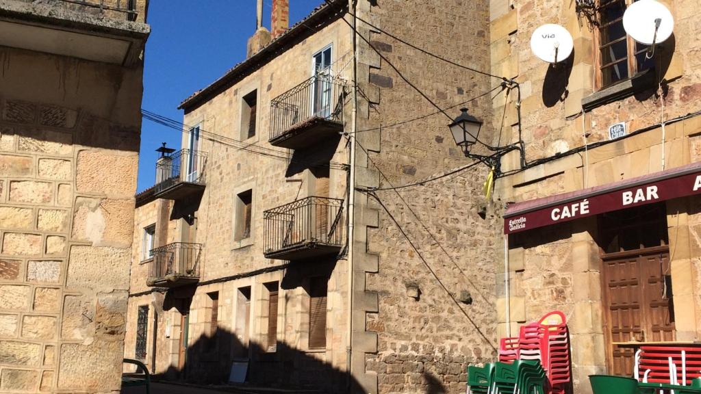 La calle Mayor de Palacios de la Sierra.