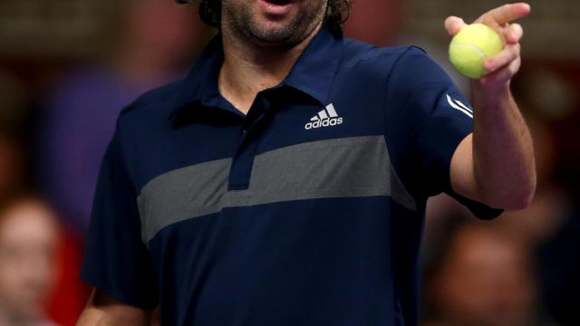 Fernando González en un partido de leyendas.