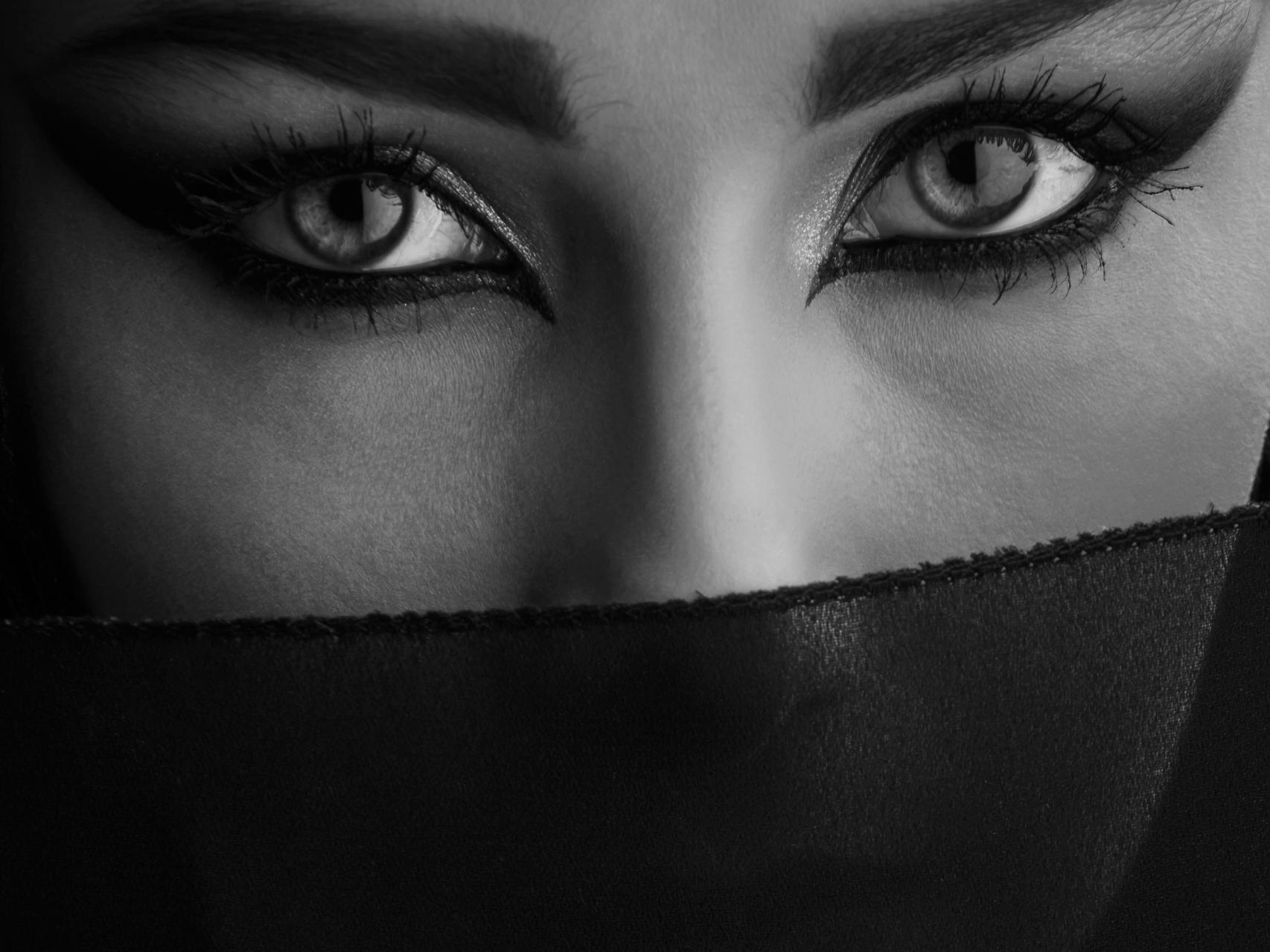 Mujer en punto cero es la historia de rebelión de Firdaus contra una sociedad hipócrita y machista.