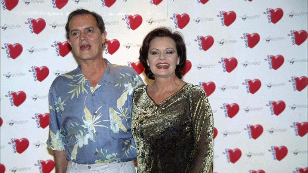 Rocío Dúrcal y Junior en una fiesta en 2001