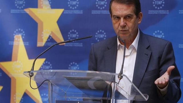 El presidente de la FEMP y alcalde de Vigo, Abel Caballero.