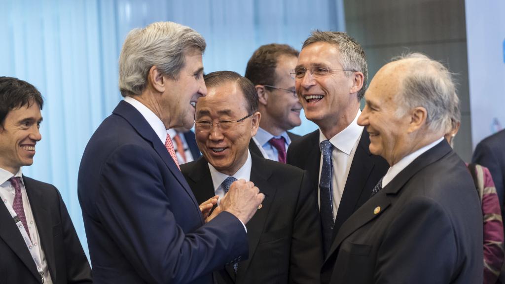 El Aga Khan IV con John Kerry y Ban Ki Moo