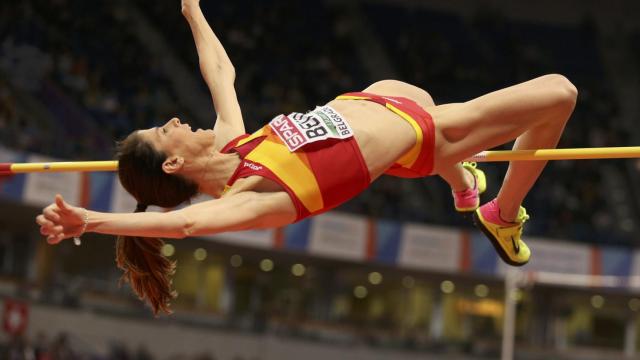 Ruth Beitia salta en el Europeo de Belgrado.
