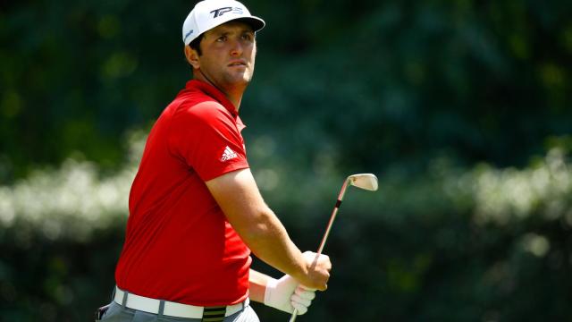 Rahm observa uno de sus golpes en la última ronda del Mexico Championship.