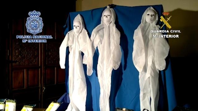 Disfraces usados por la banda desarticulada en un operativo conjunto de Guardia Civil y Policía Nacional.