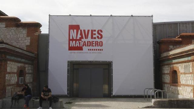 Acceso a una de las naves de Matadero este martes