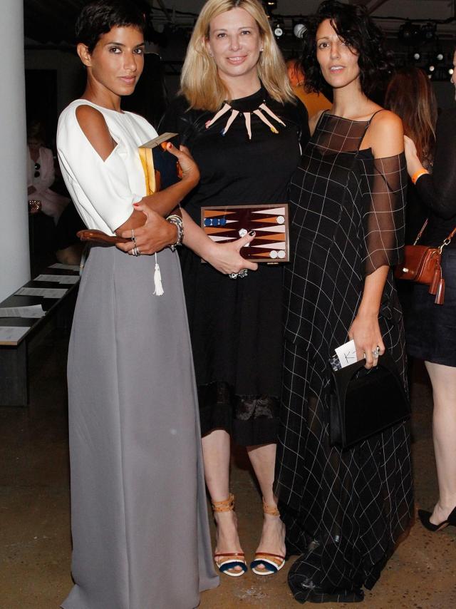 La sultana con dos amigas en Nueva York.