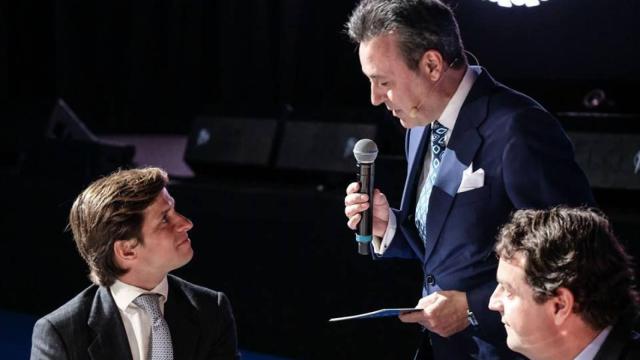 Rafael García Garrido, gerente de Nautalia, atento al Juli en la presentación de San Isidro del año pasado