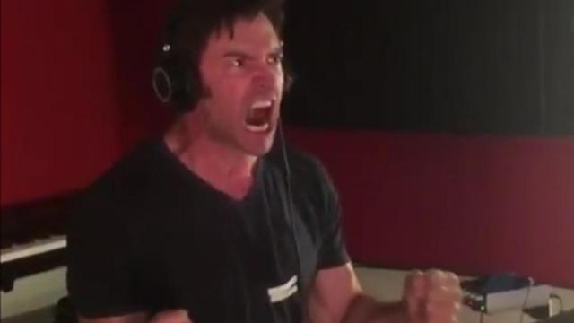 Hugh Jackman doblando una de las escenas de acción en el estudio.