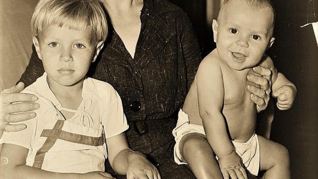 Celia Cooney con sus hijos Pat y Edward, en 1936.