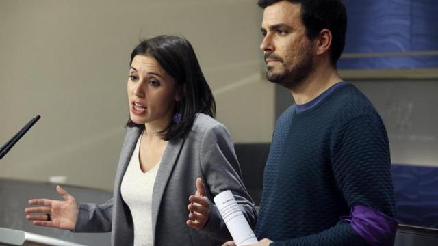 Irene Montero y Alberto Garzón tras firmar un pacto con PSOE y Cs.