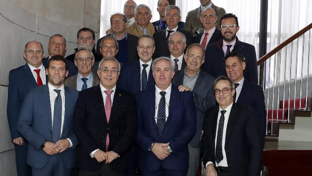 Blanco, rodeado de presidentes federativos.
