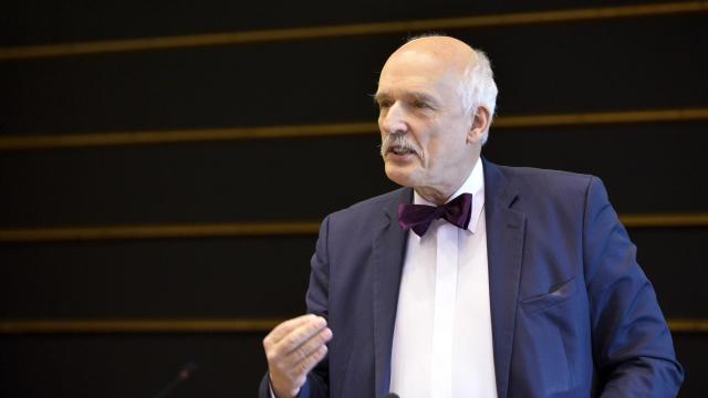 Korwin-Mike sostiene que las mujeres son menos inteligentes que los hombres