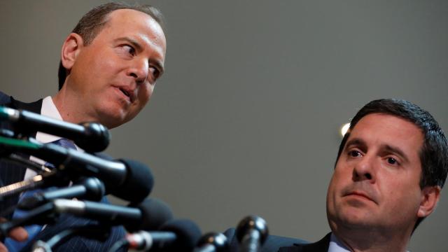 Los congresistas Devin Nunes (d) y Adam Schiff (i) no creen que hubiera un pinchazo en la Torre Trump.