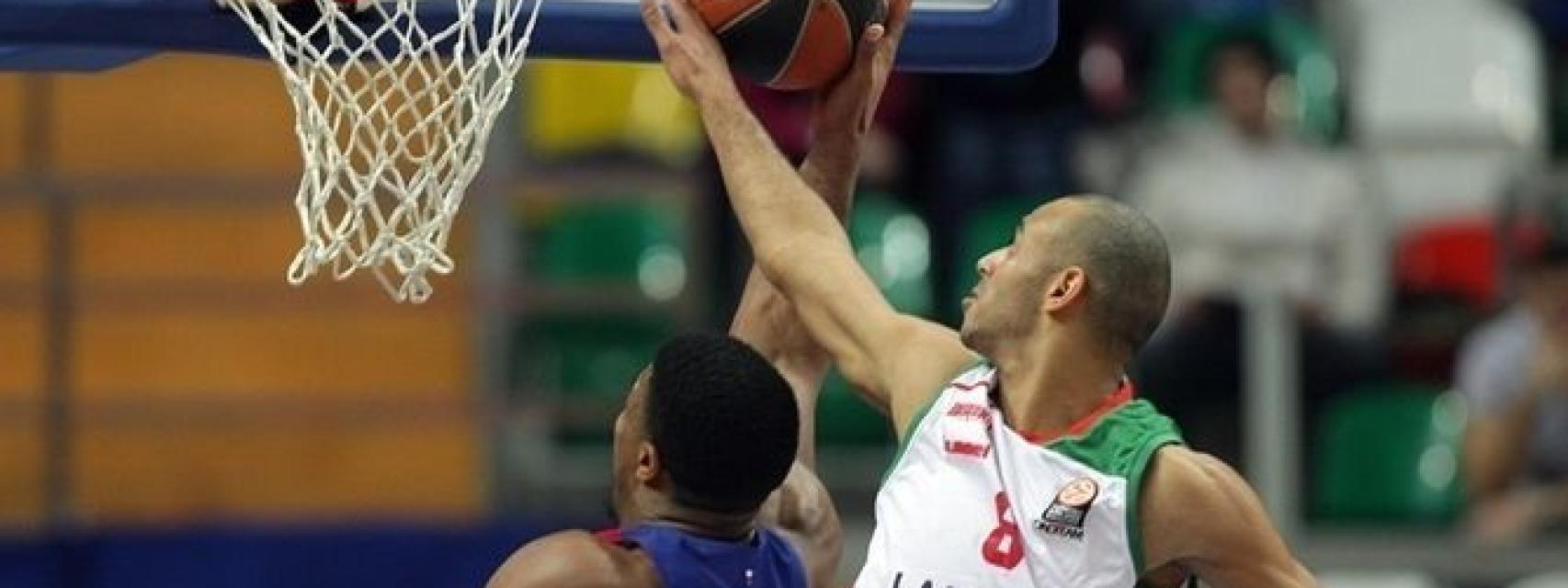 Hanga tapona a un jugador del CSKA.