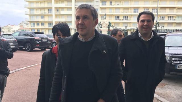 Arnaldo Otegi, a su llegada al acto de Biarritz este sábado por la mañana.