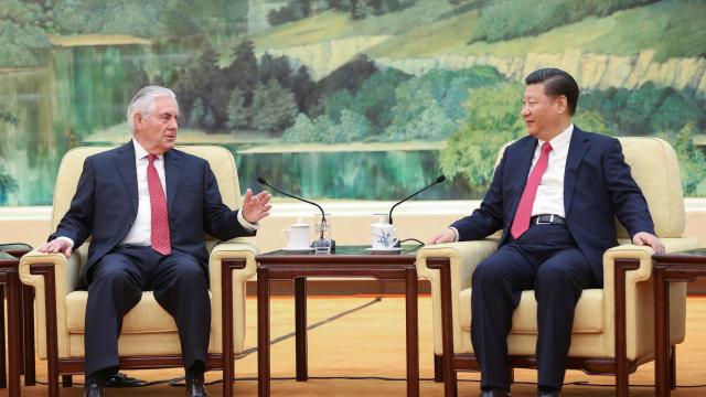 Tillerson y Xi Jinping, durante su encuentro este domingo en Pekín.