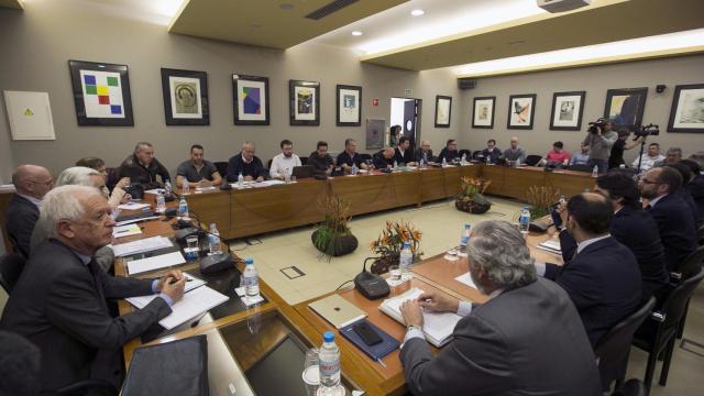 Reunión de los representantes de los estibadores, este martes.