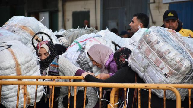 Mujeres porteadoras en la frontera de Ceuta