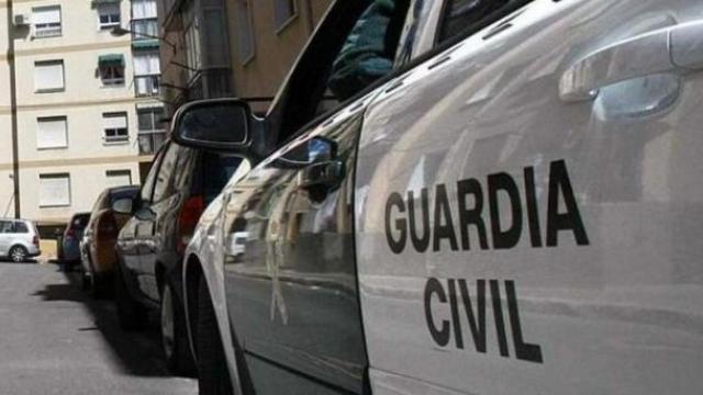 Apartan a un cabo de la Guardia Civil del servicio por exhibirse desnudo a menores