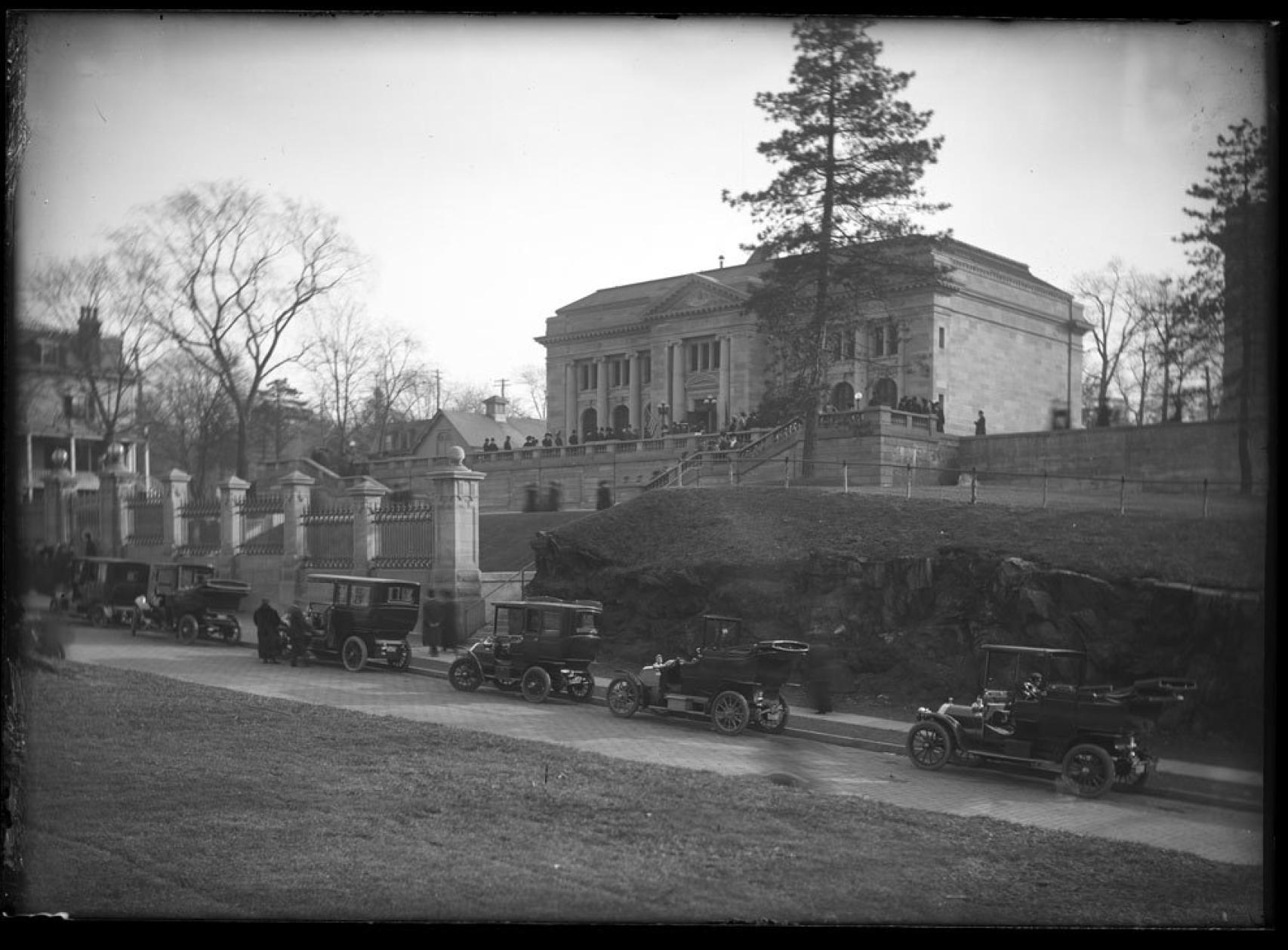 Vista de la Hispanic Society of America a principios de siglo XX.