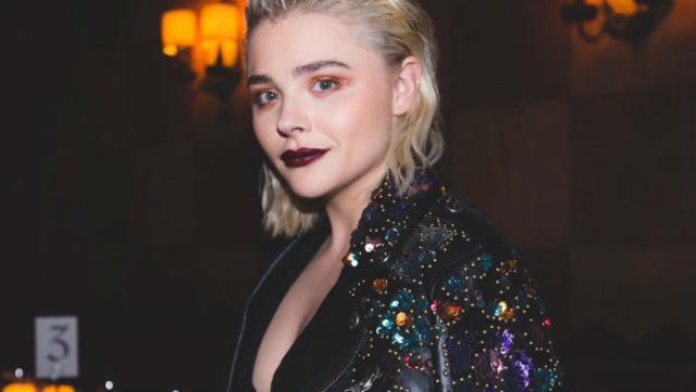 Chloë Grace Moretz en la fiesta de presentación de la colaboración entre Coach y Rodarte en Los Angeles. | Foto: Instagram de Coach.