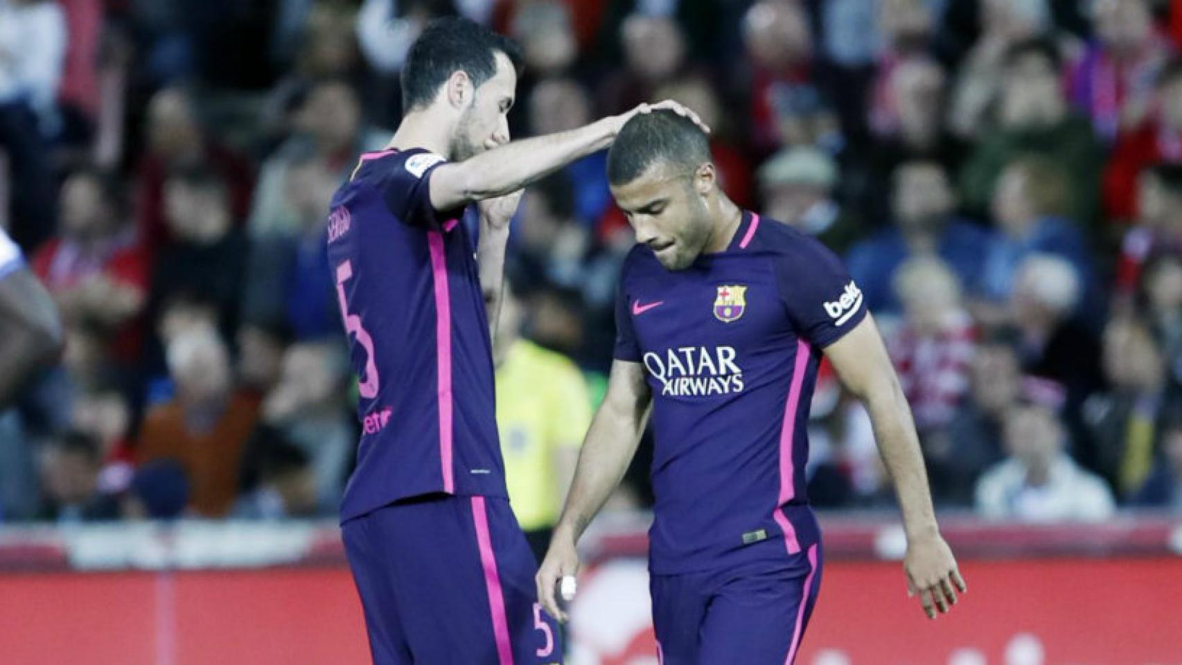 Rafinha se marcha lesionado en Los Cármenes. Foto: Twitter (@FCBarcelona_es)