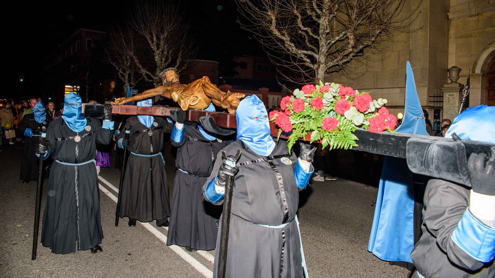 Solemne Via Crucis Procesional