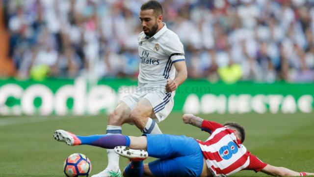 Saúl en el suelo ante Carvajal