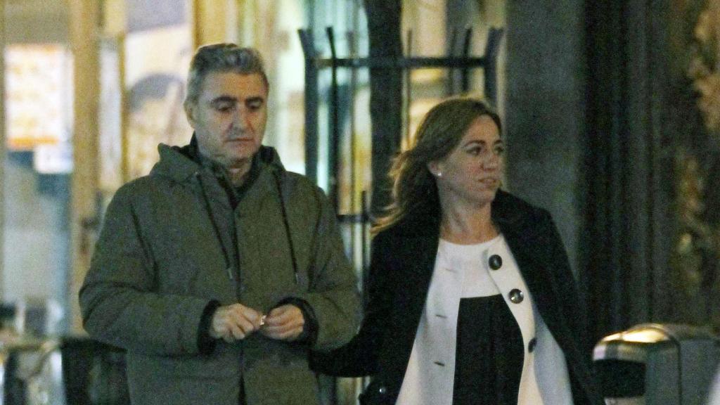 Carme Chacón y Miguel Barroso, la pareja guapa que marcó el estilo en el zapaterismo