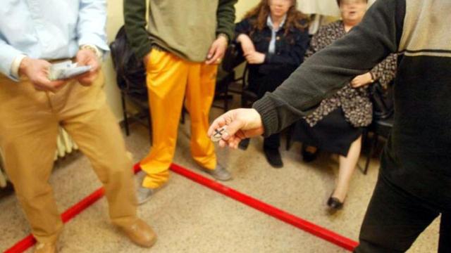 Juego de las chapas en Semana Santa