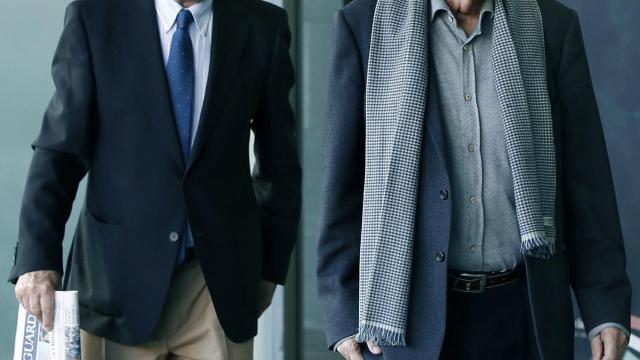 El extesorero de CDC, Daniel Osácar (d), a su llegada a la Ciutat de la Justicia